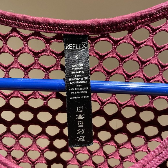 Reflex activewear top size small - Picture 6 of 6